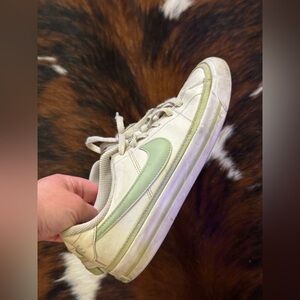 Nike Unisex Kids Court Legacy Shoe Phantom/White-Honeydew Size 3.5Y